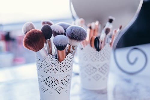 4 Tip Agar Brush Makeup Awet